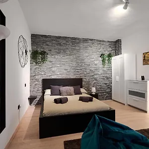 Appartamento Xenia - Nuovo In Zona Tranquilla, Milano