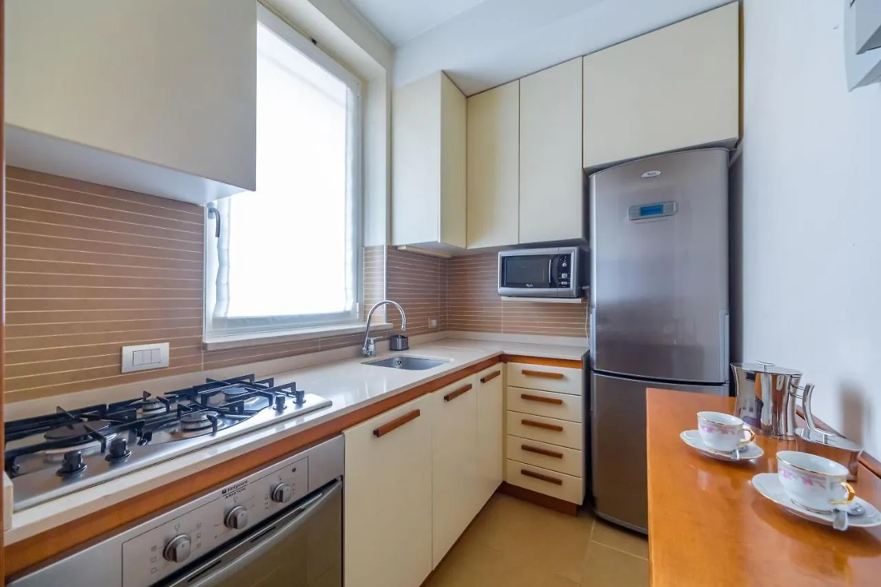 Cozy Apt - Corso Vercelli & Conciliazione M1 Milan 0*,